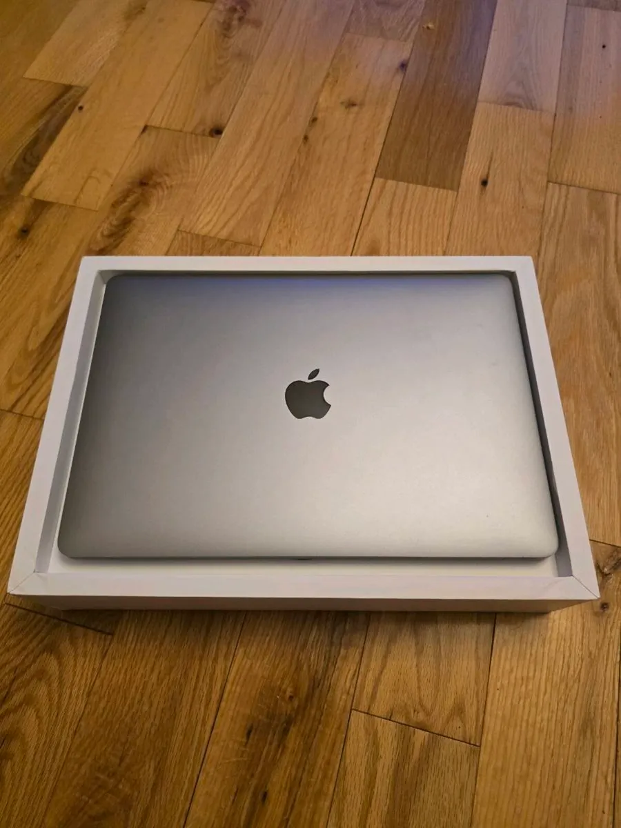 Apple MacBook Pro 13.3” 2022 M2 8GB RAM 256GB SSD - Image 2