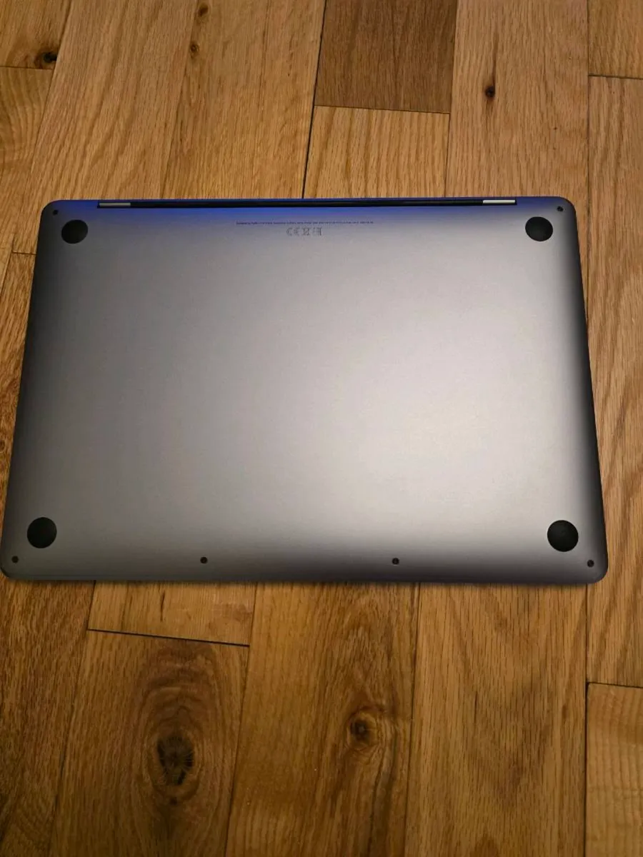 Apple MacBook Pro 13.3” 2022 M2 8GB RAM 256GB SSD - Image 3