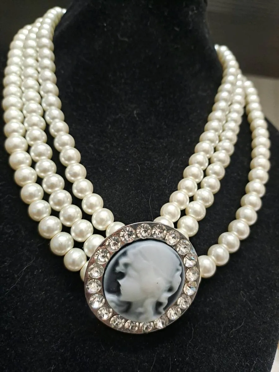 Multi Strand Faux Pearl Cameo Necklace - Image 2