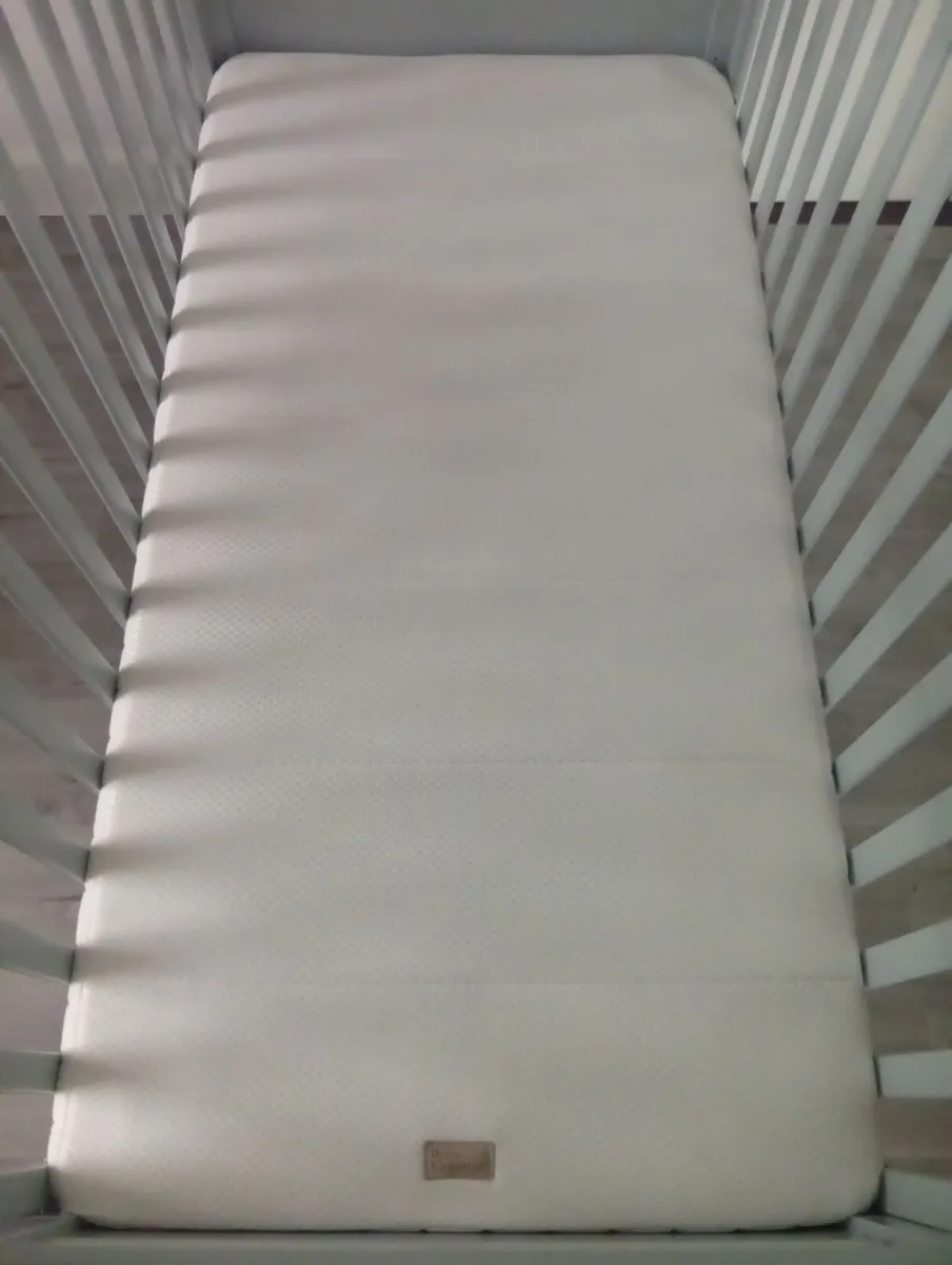 Solid Quality Cotbed+New mattress - Image 4