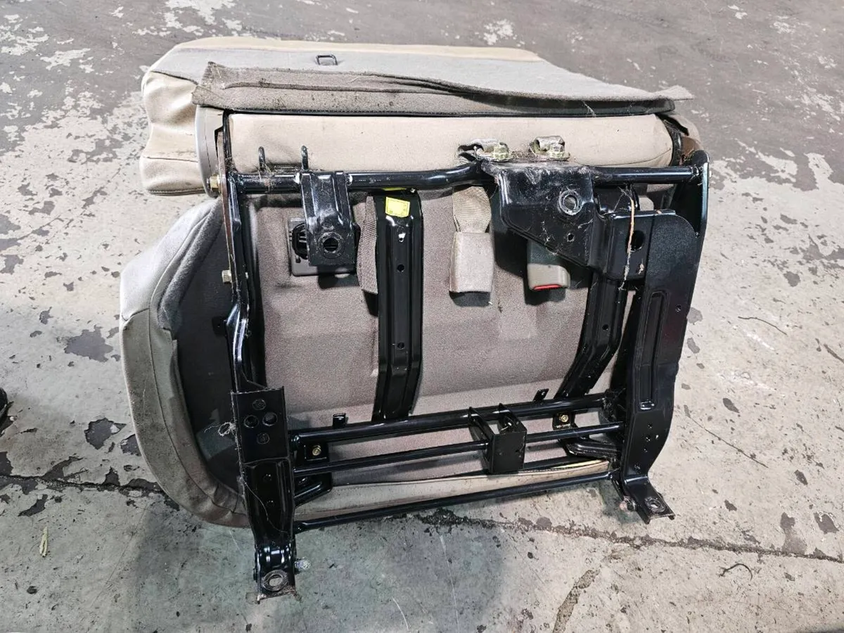 Seats / wheels - Image 2