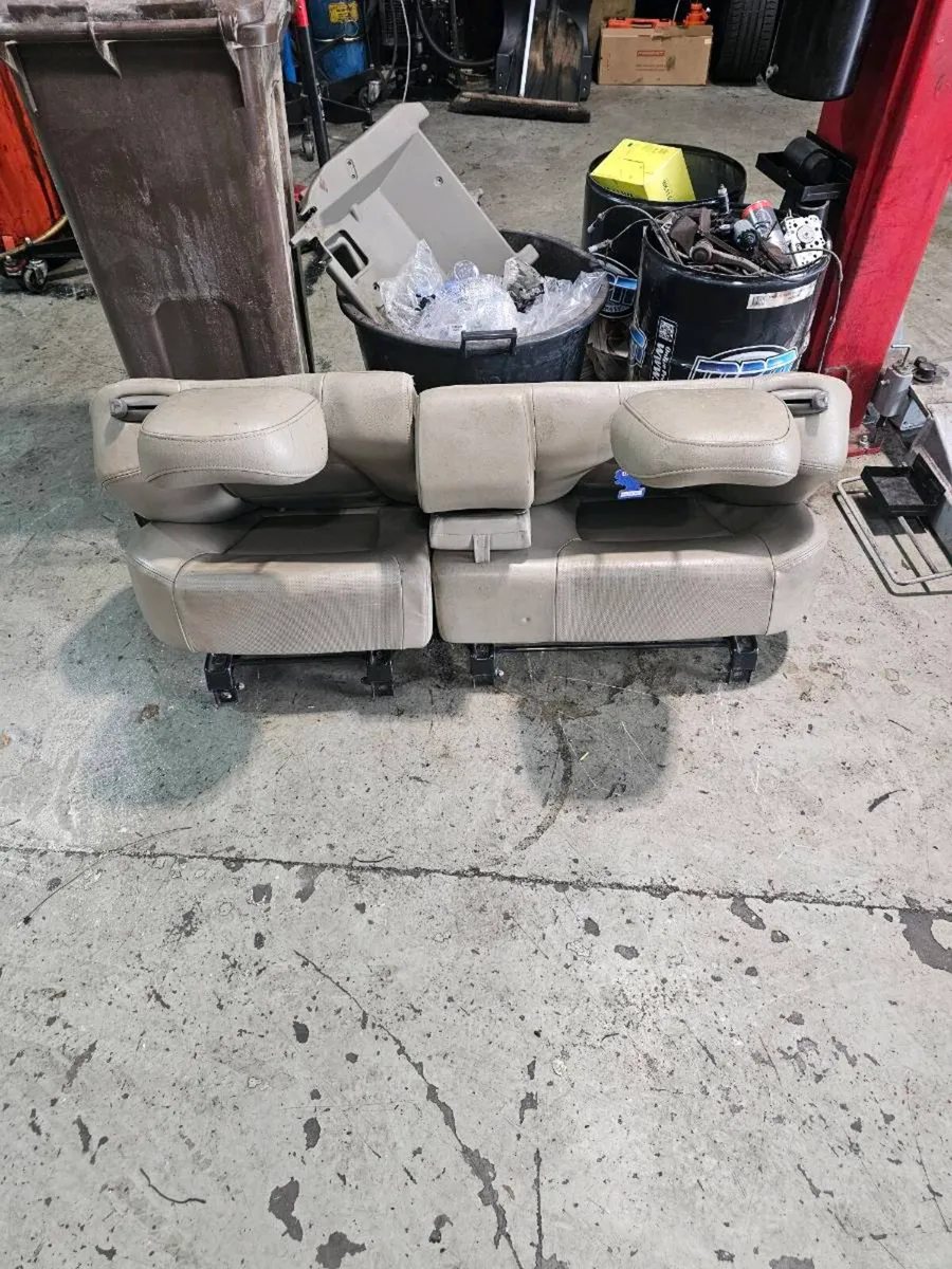 Seats / wheels - Image 3