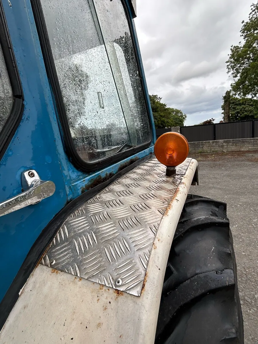 Ford 5000 tractor - Image 4