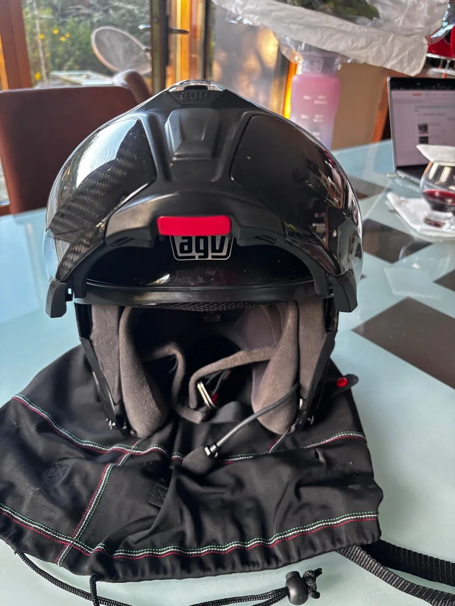 AGV Sportmodular full Carbon helmet - Image 3