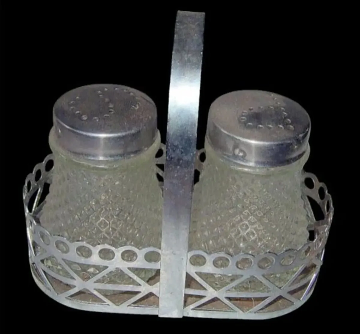 Pristine Vintage Glass Salt & Pepper Shaker Set - Image 4