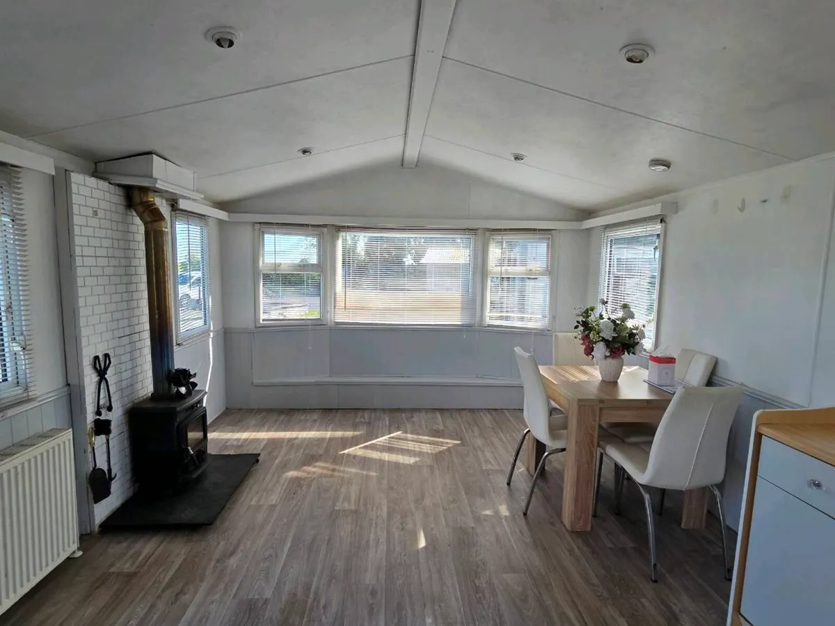 Willerby Mobile Home 2 Bed - Image 1