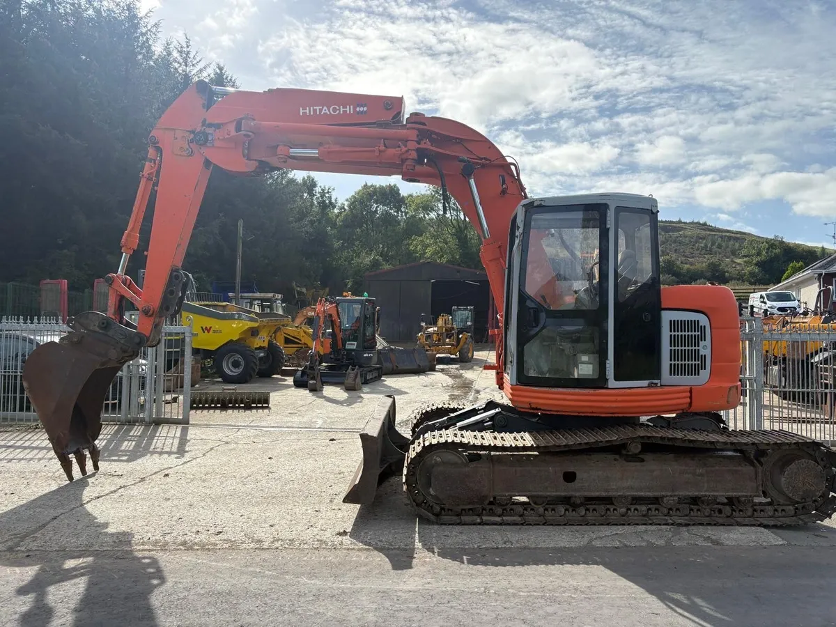 Hitachi EX135 - Image 4