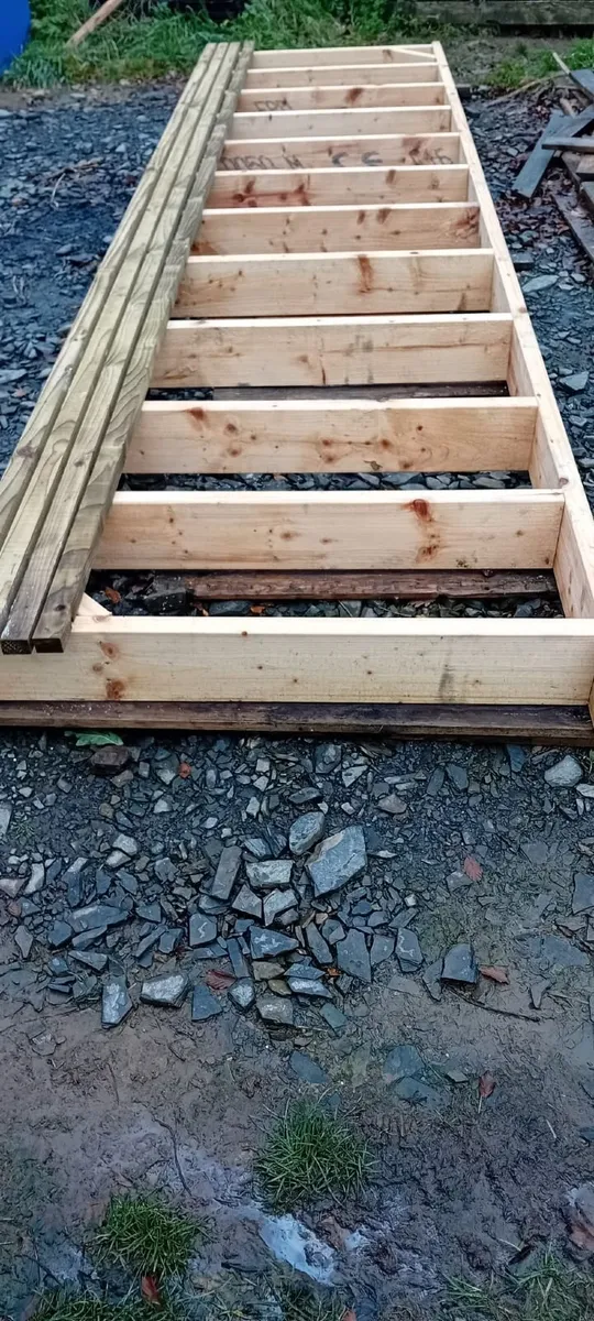 Sheep slats,troughs & silage - Image 2