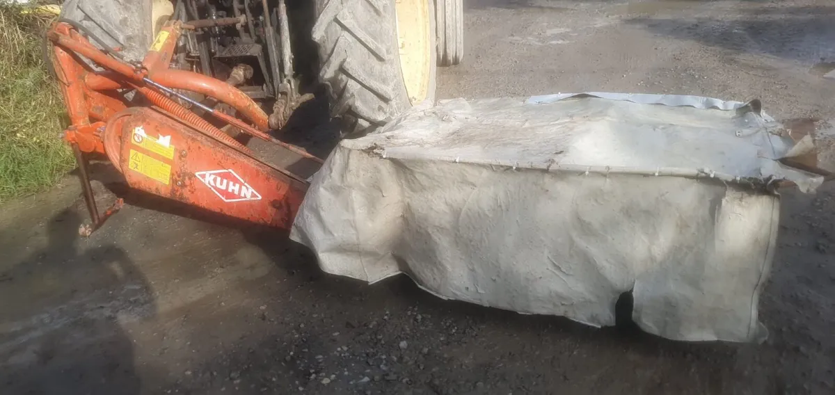 Kuhn 44  five foot six disc mower - Image 1