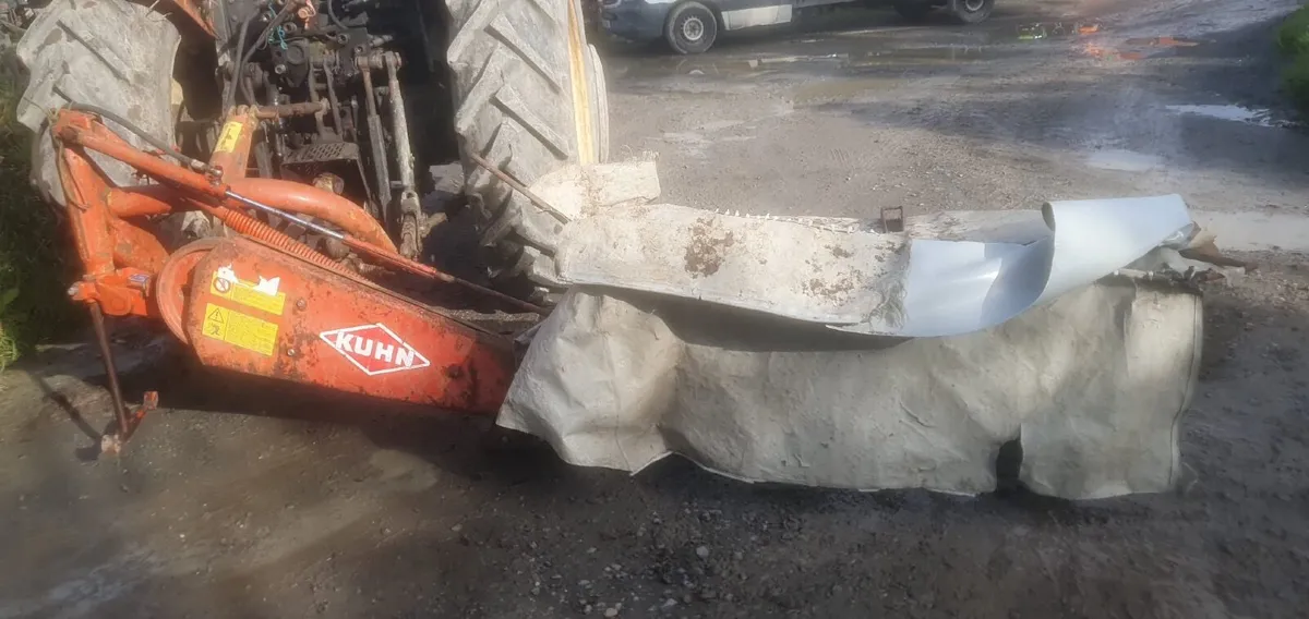 Kuhn 44  five foot six disc mower - Image 4