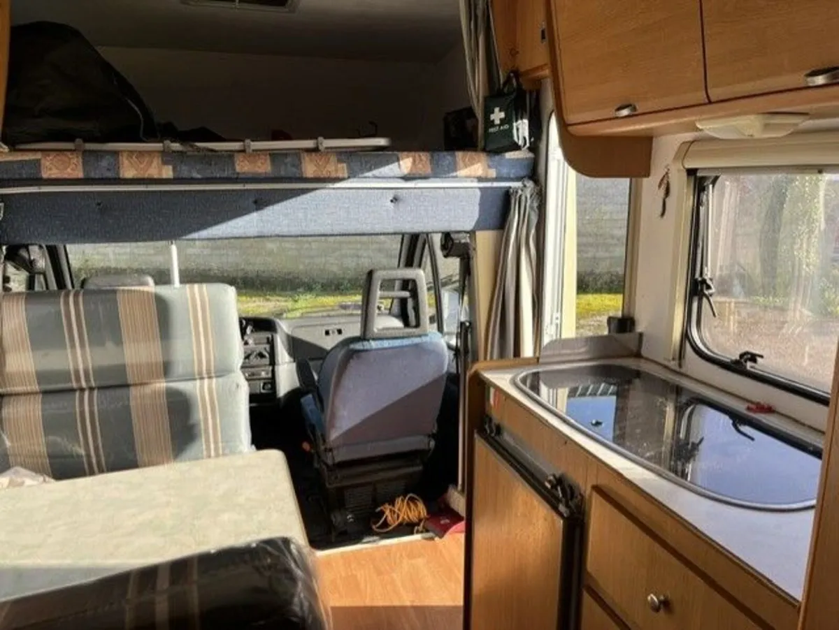 Motorhome - Image 4