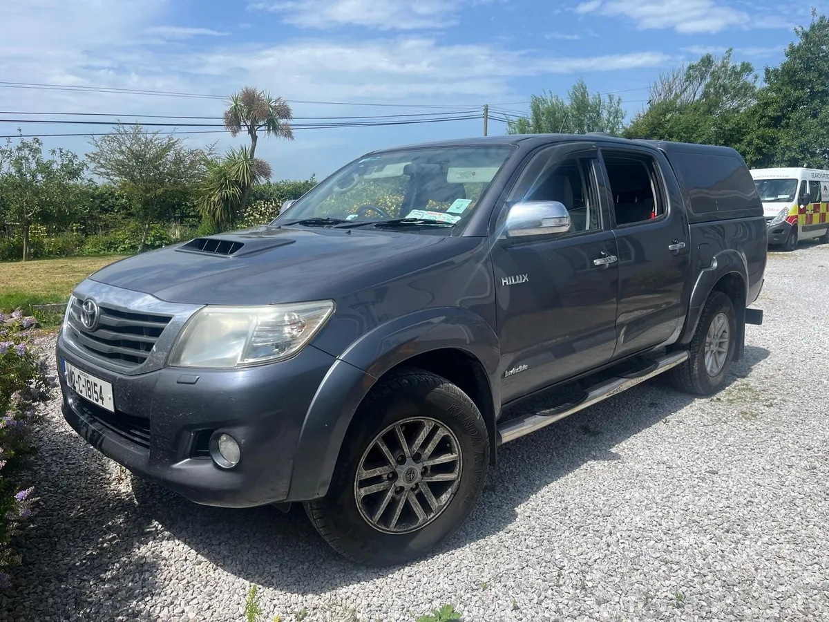 2012 Toyota Hilux - Image 2