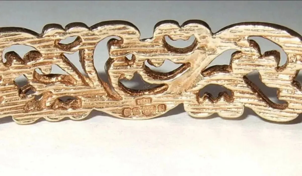 Vintage Hallmarked 9ct Gold Filigree Torque Bangle - Image 4