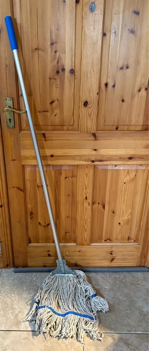 SYR heavy duty mop and bucket - Image 4