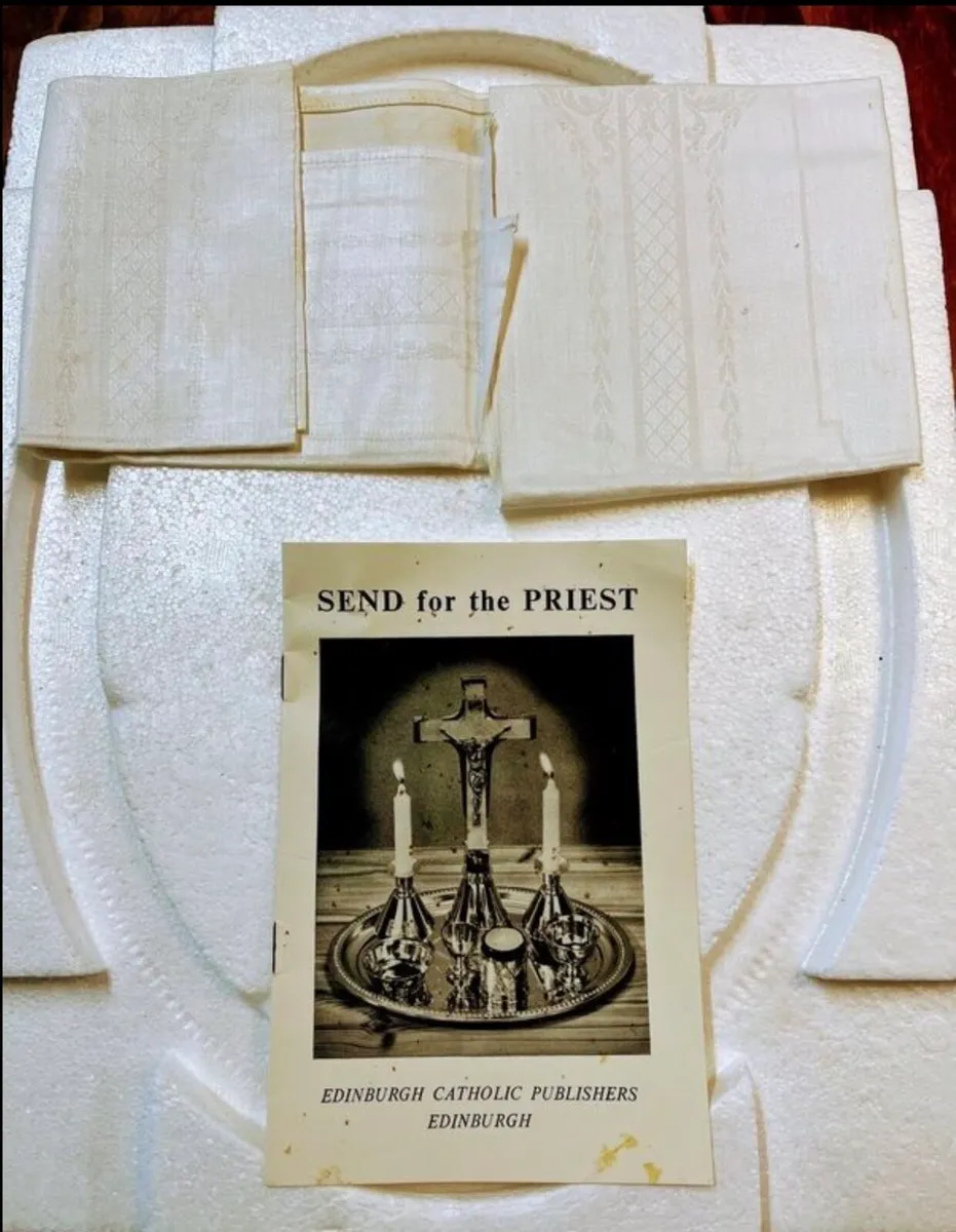 Vintage send for the priest set - Image 4