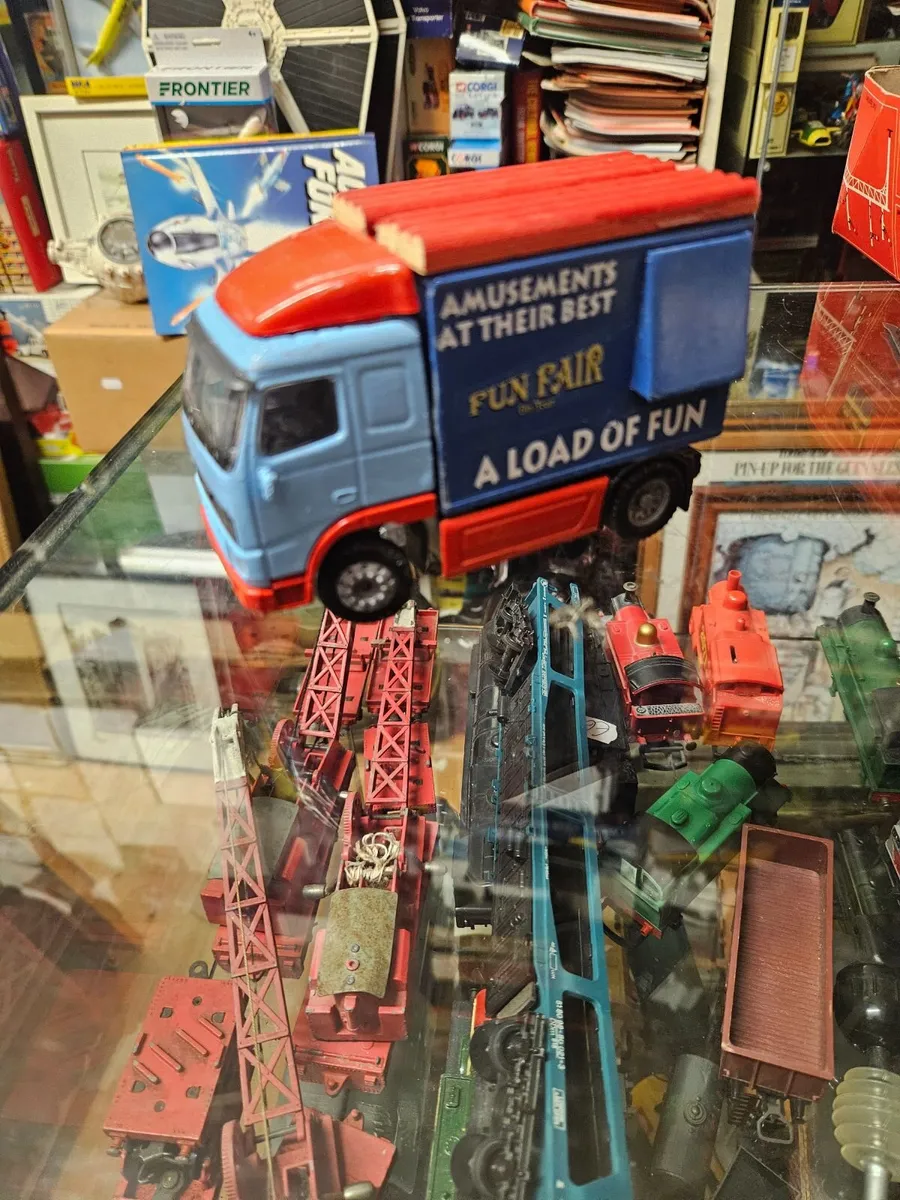 Corgi Circus Code3 Fair Ground Truck 1.50 - Image 2