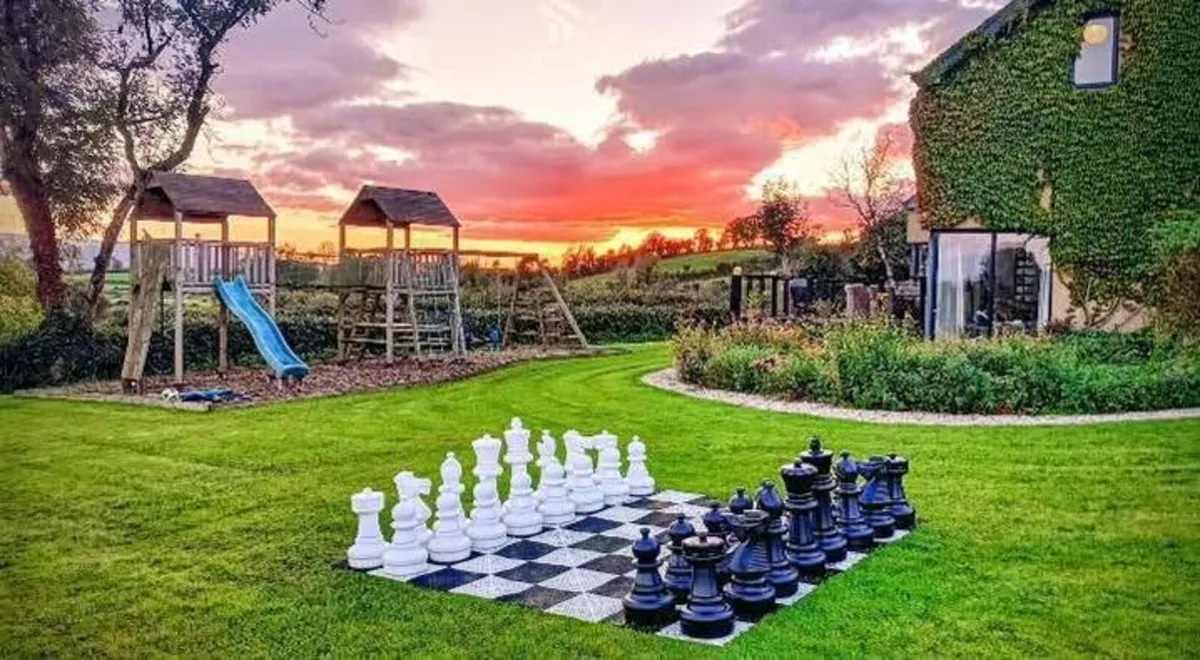 Giant garden chess set indoor or outdoor - Image 1