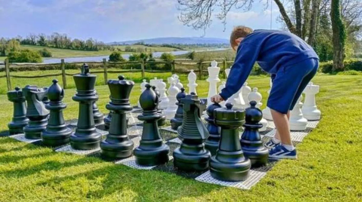 Giant garden chess set indoor or outdoor - Image 3