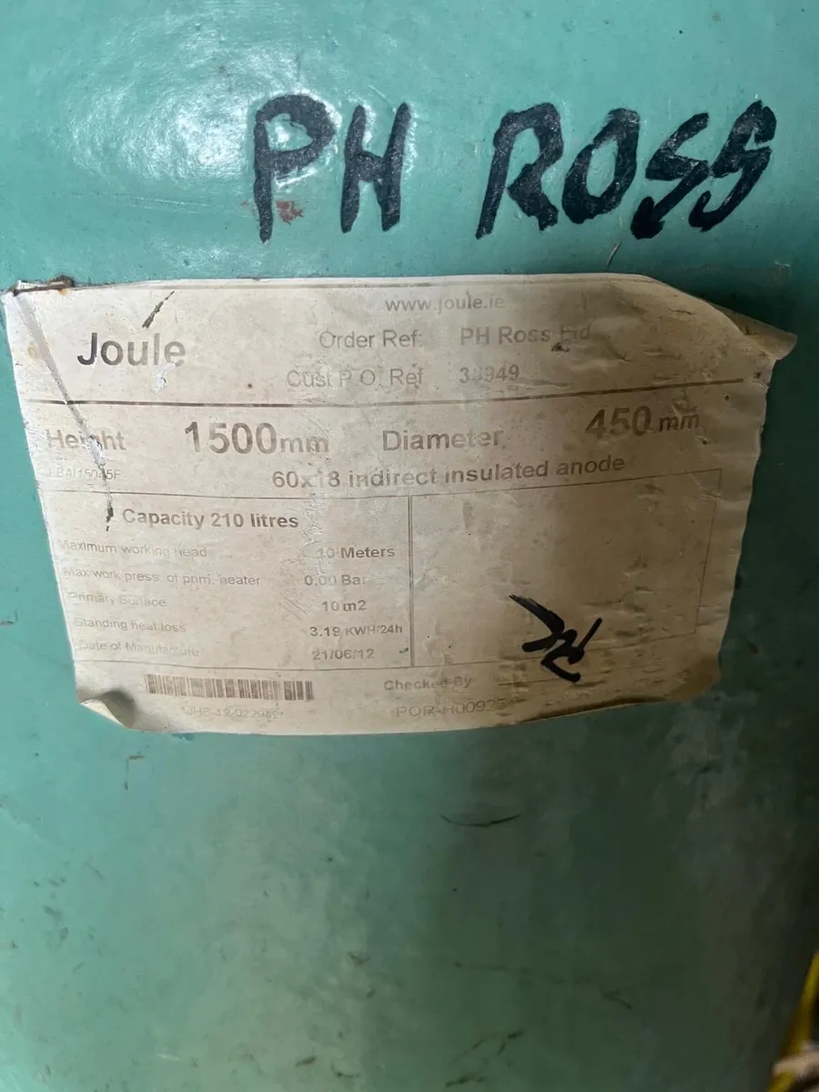 Hot water cylinder with immersion - Image 2