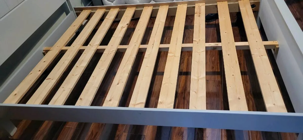 Bed 4ft 6 - Image 3