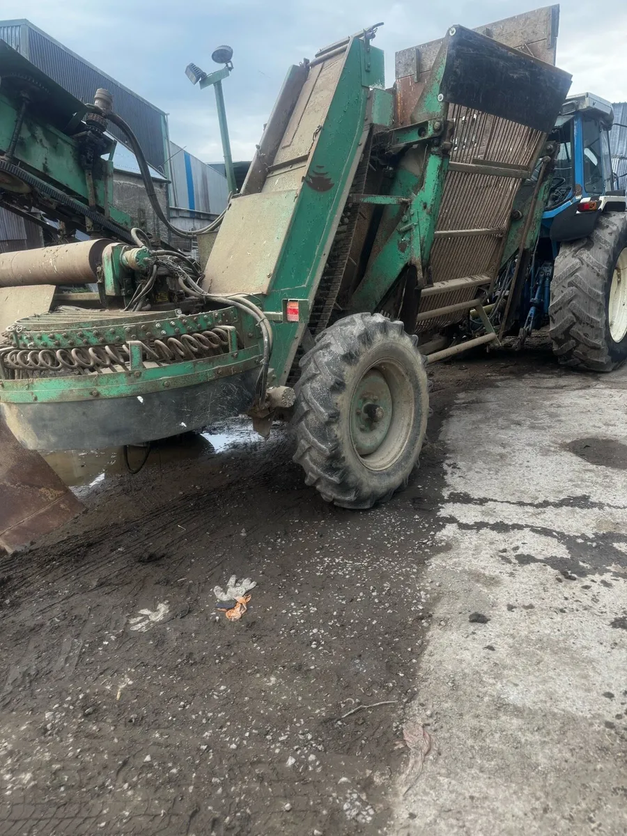 Beet harvester - Image 3