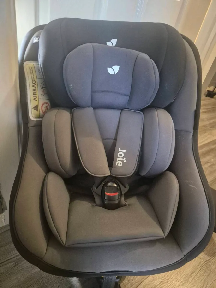 Joie 360 spin with newborn inserts - Image 1