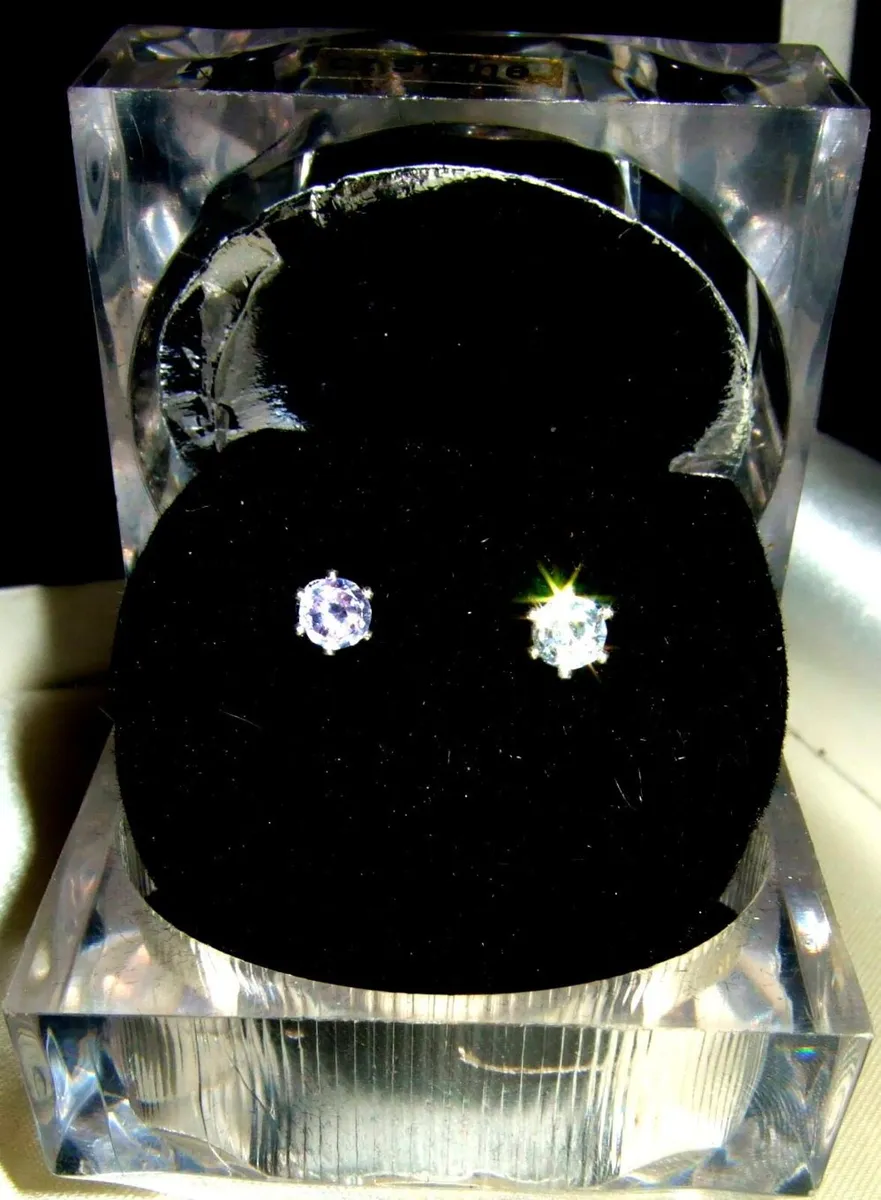 Vintage Silver Sapphire Solitaire Stud Earrings - Image 2