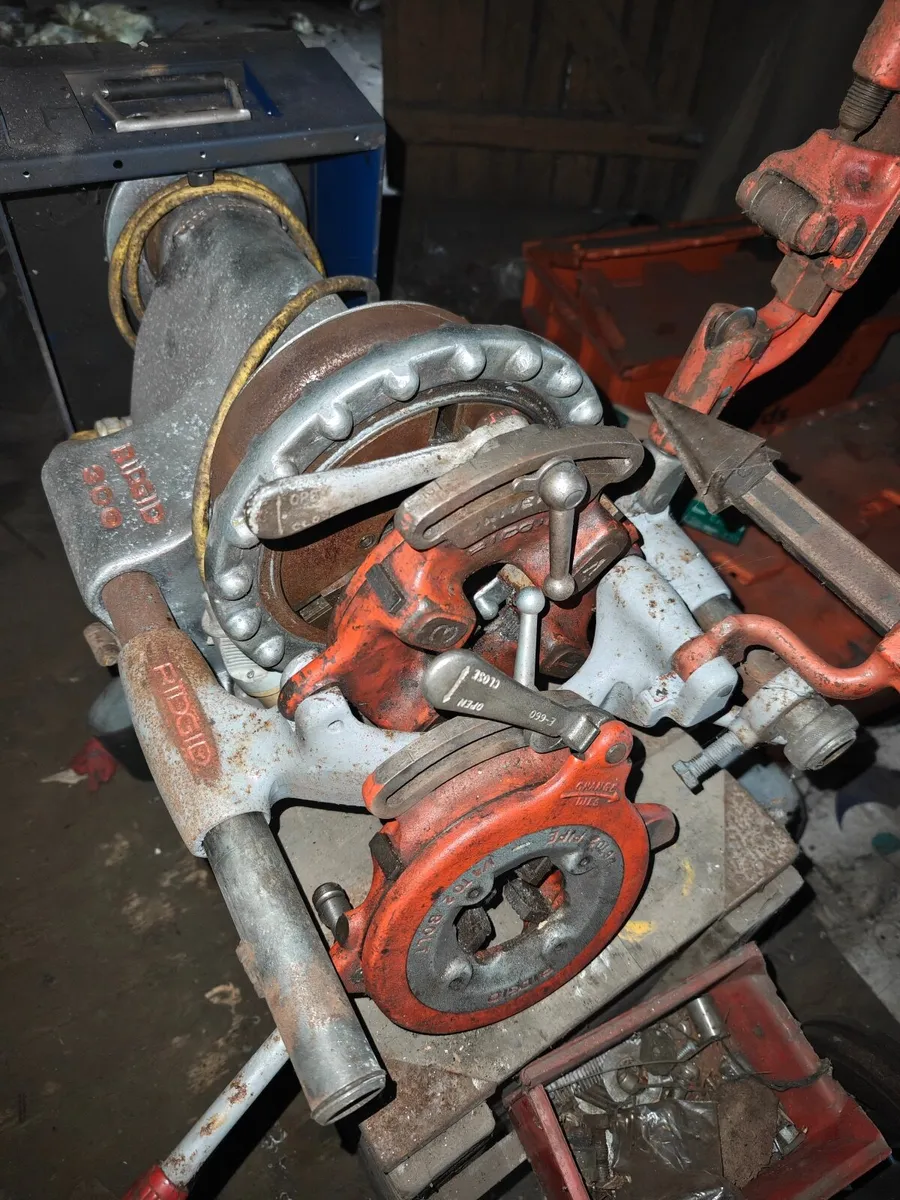 Rigid 300 Pipe Threader - Image 1