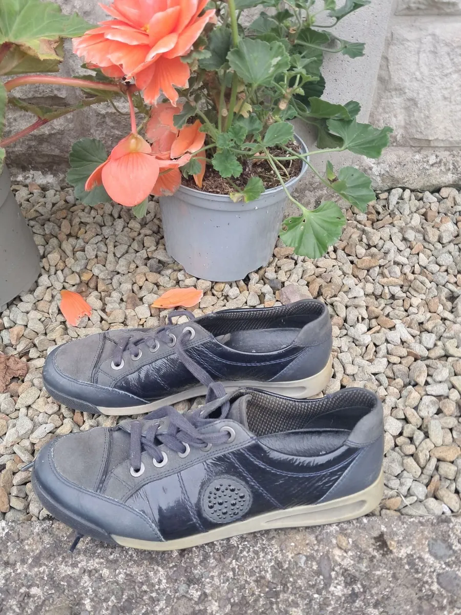 Ladies ARA leather shoes - Image 1