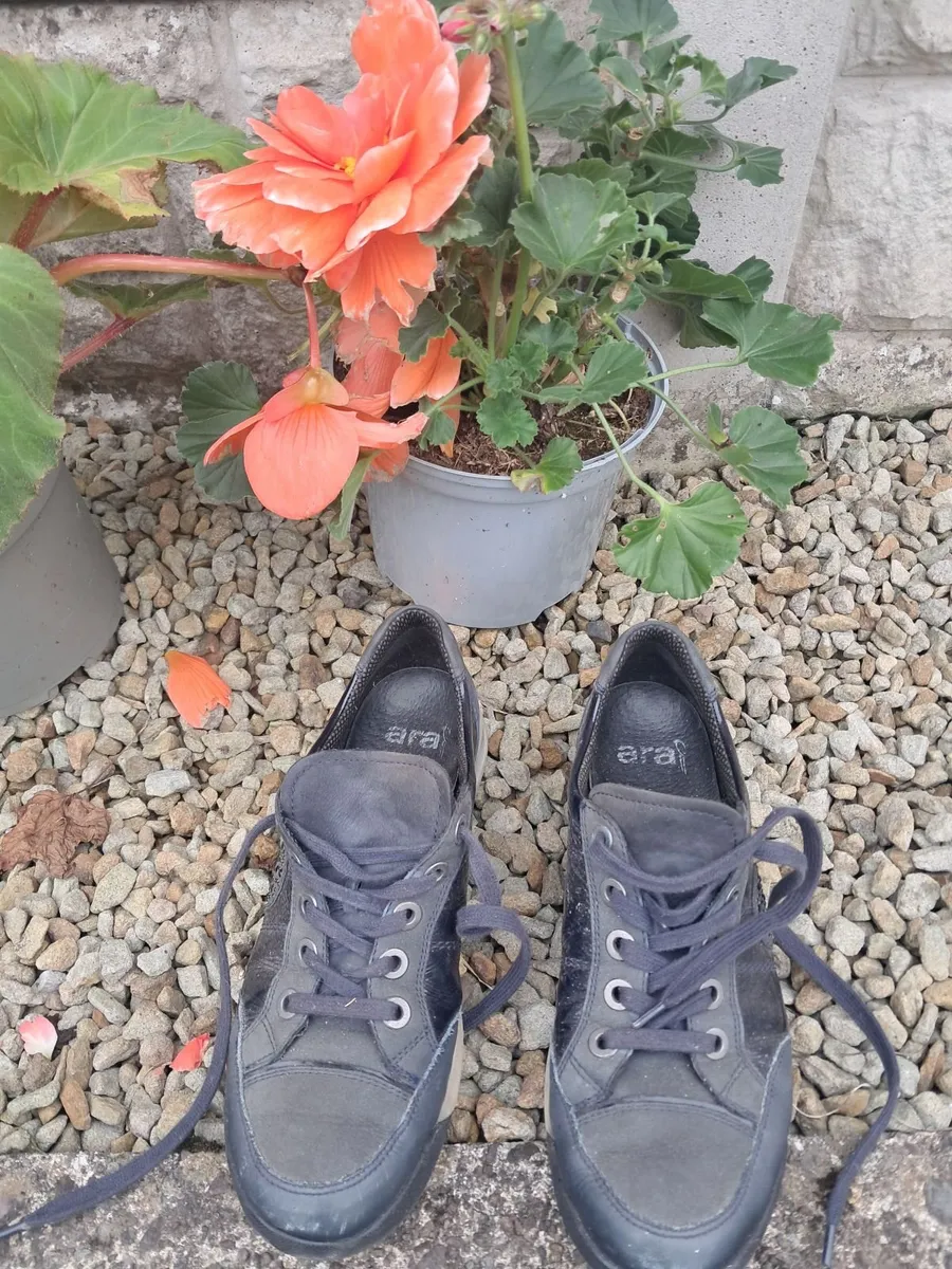 Ladies ARA leather shoes - Image 3