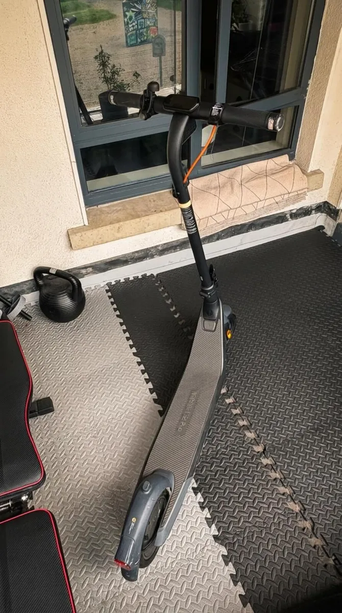 Segway Ninebot E2 Pro - Image 3