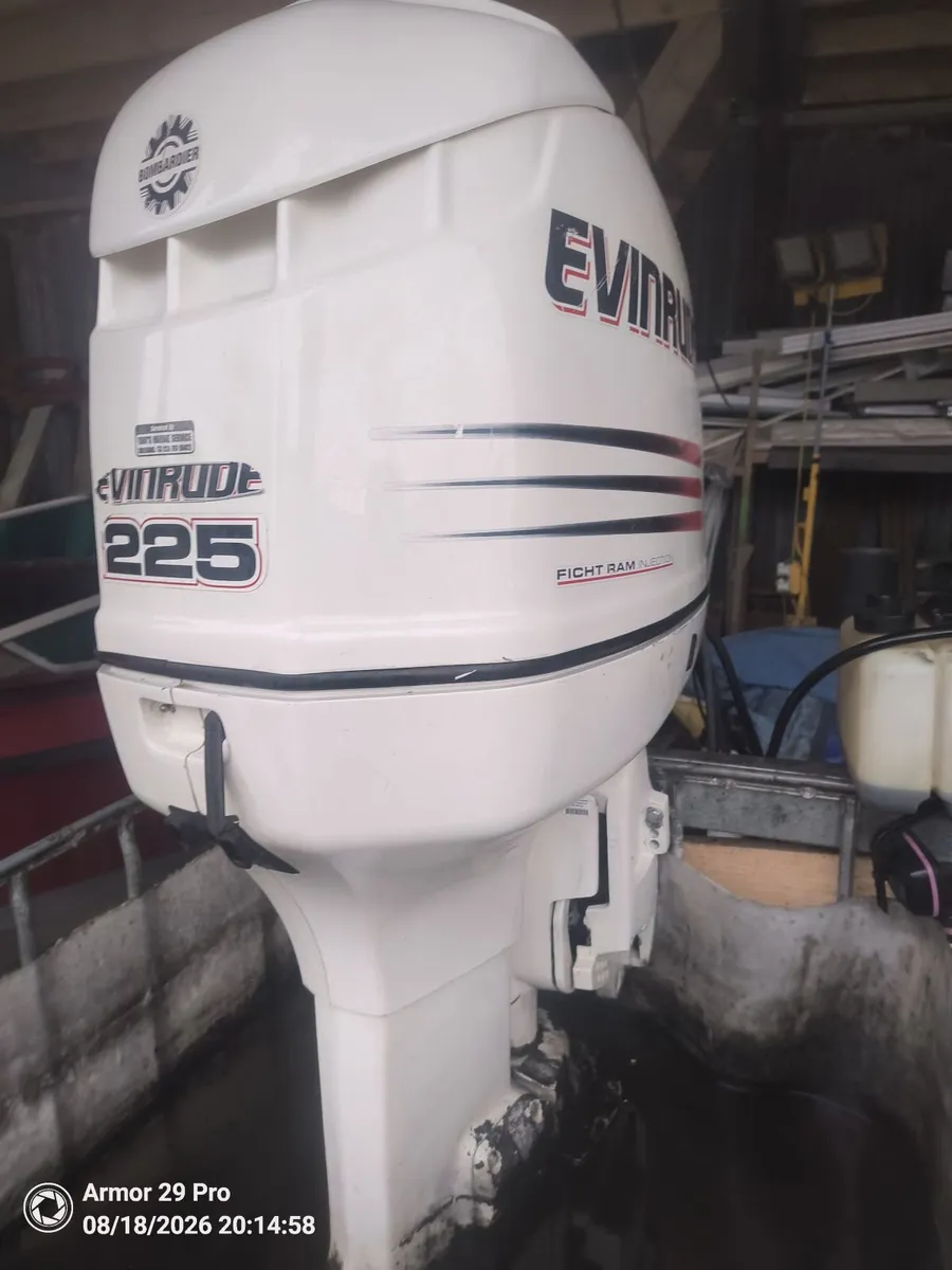 Evinrude 225  Only 350 hrs  XL shaft - Image 2