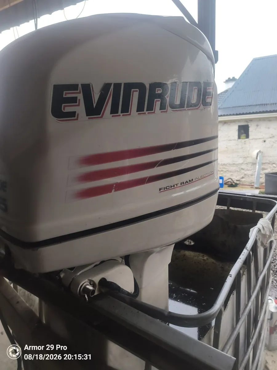 Evinrude 225  Only 350 hrs  XL shaft - Image 1
