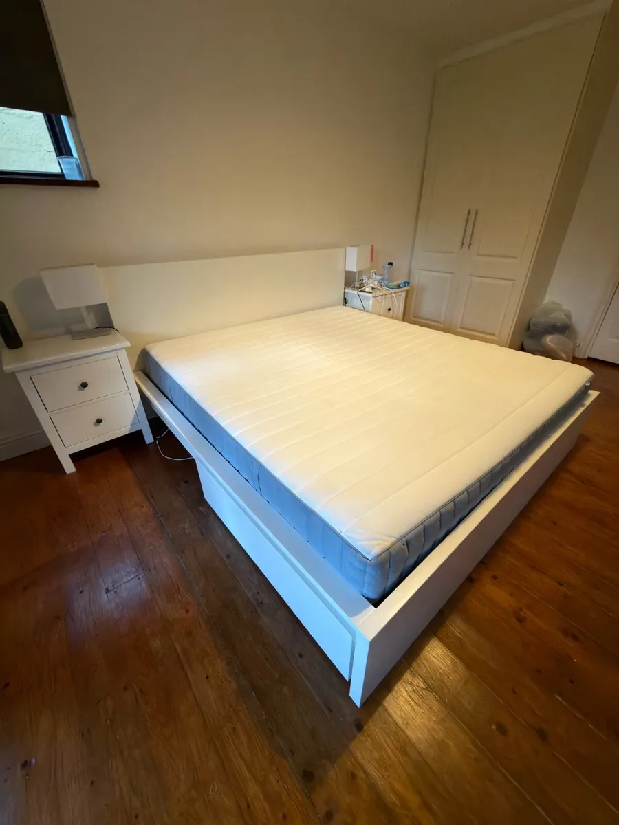 Bed frame and mattress (180x200) - Image 3