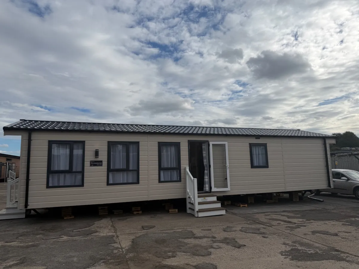 NEW SUPERIOR DELUXE 40FT X 14FT 2 BEDROOM 6 BERTH - Image 3