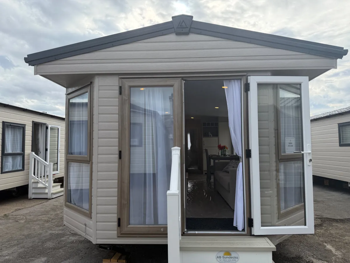 NEW DANBURY 2 BED 38FT x 12FT 6 BERTH MOBILE - Image 2