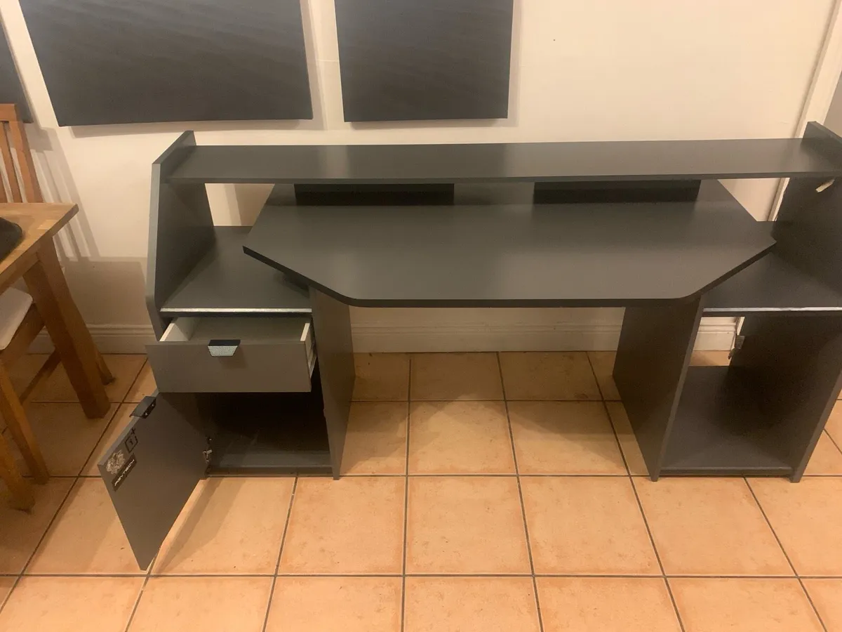 Gaming/PC desk - Image 2