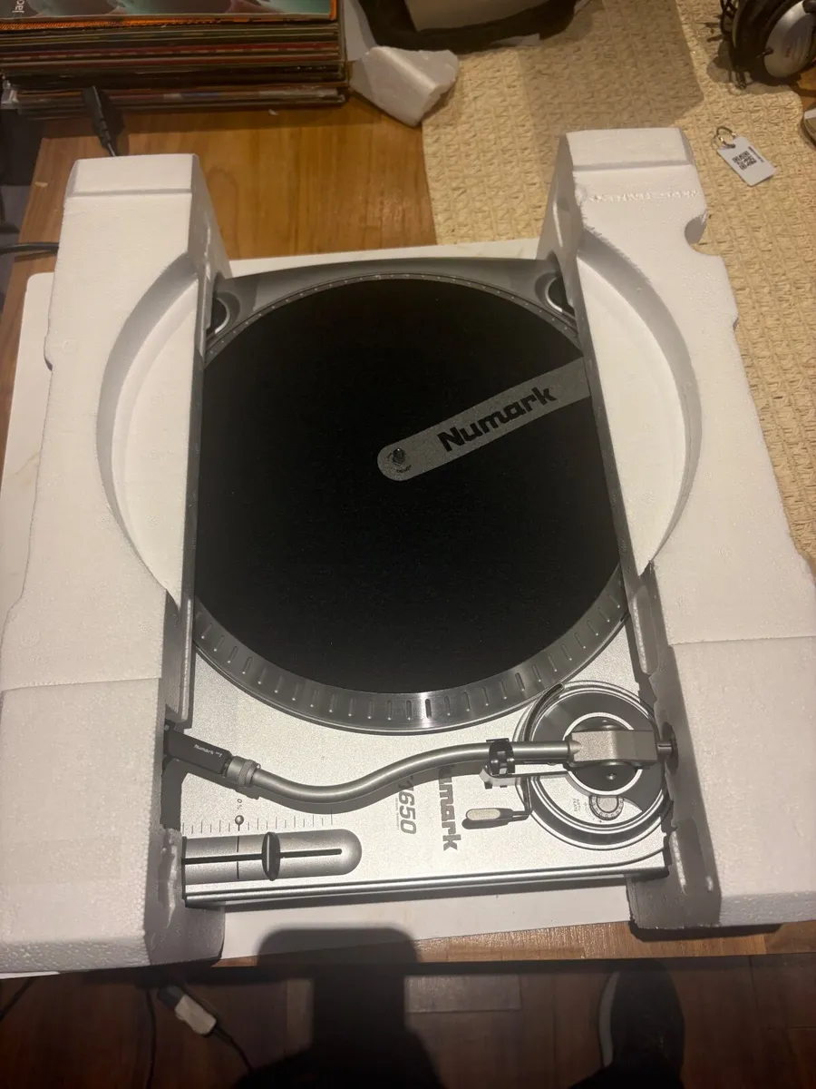 Numark DJ decks - Image 4