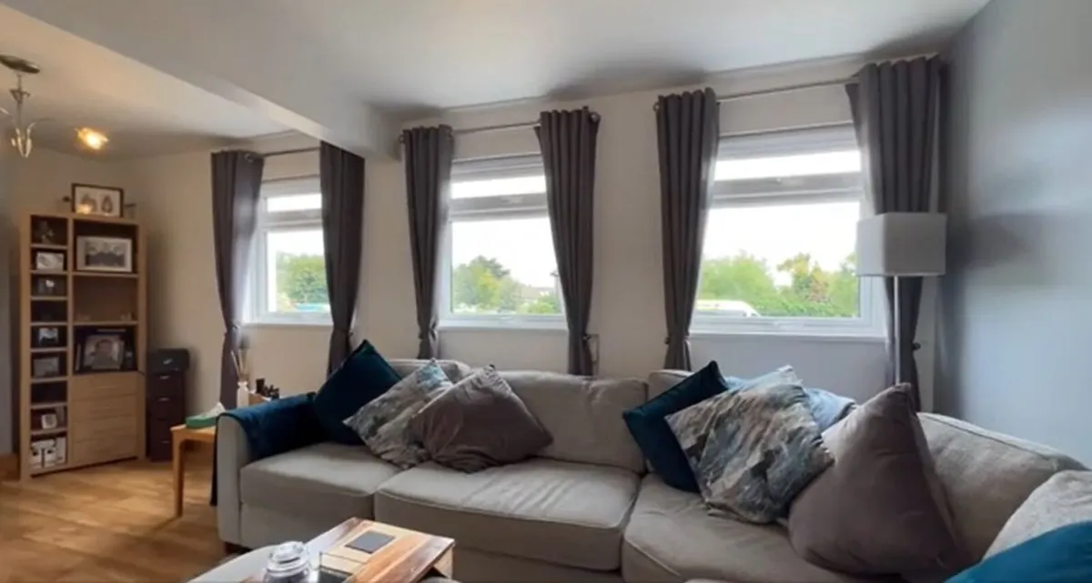 L shaped 7 person sofa - Image 2