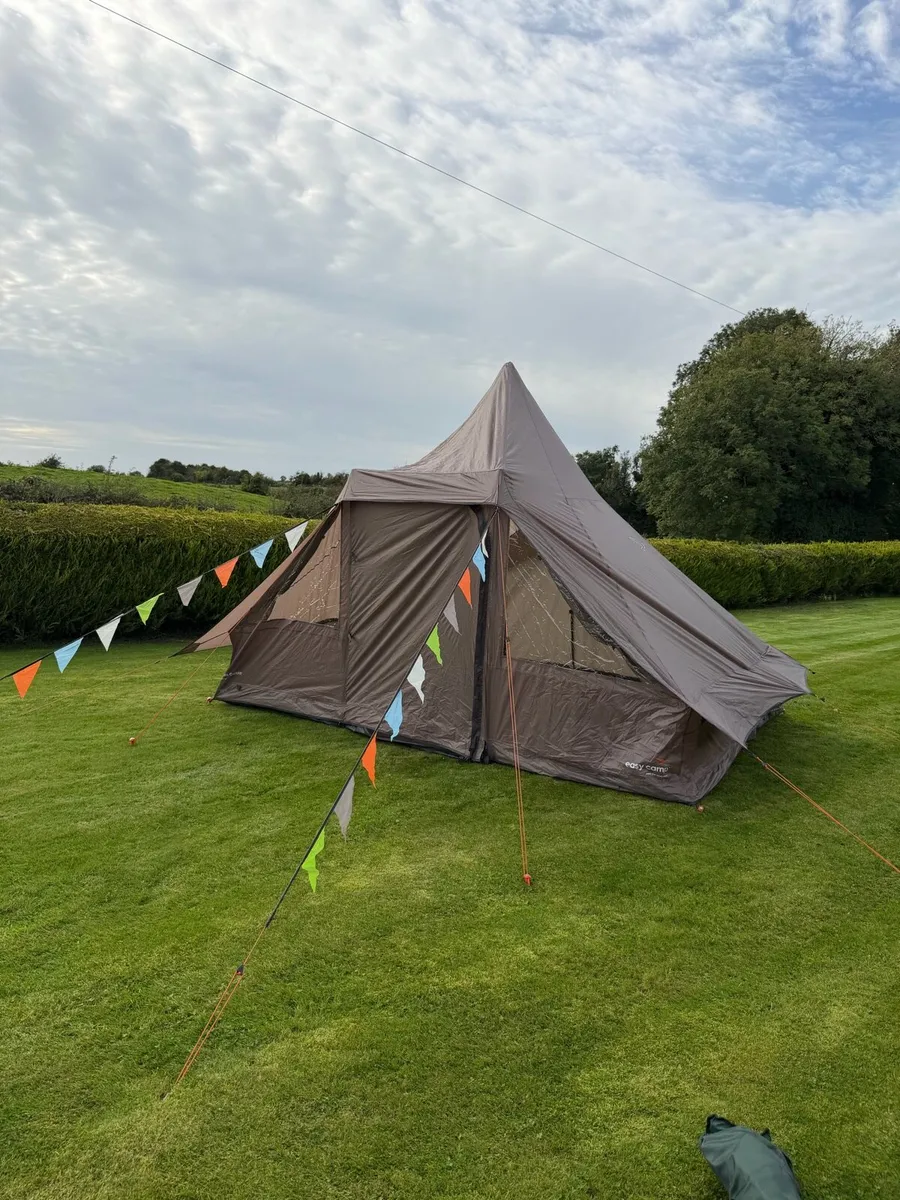 Easy Camp Orsa Cabin 8-Man Tent – €230 - Image 1