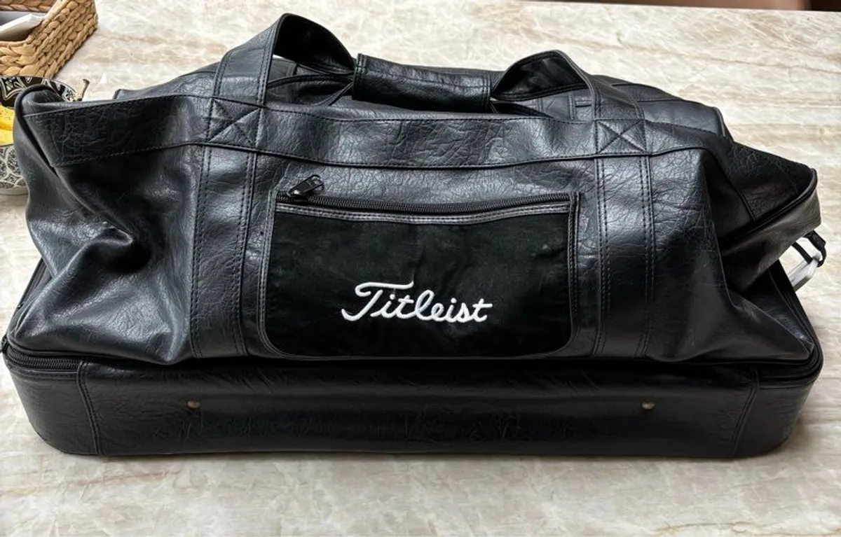 Titleist weekend golf bag - real leather - Image 1