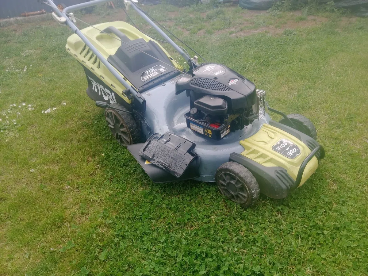 Lawnmower r