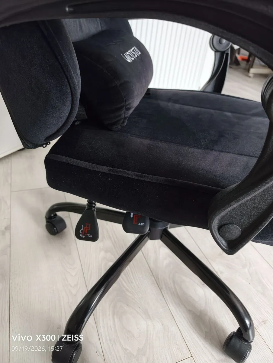 Computer gaming chair - Image 3
