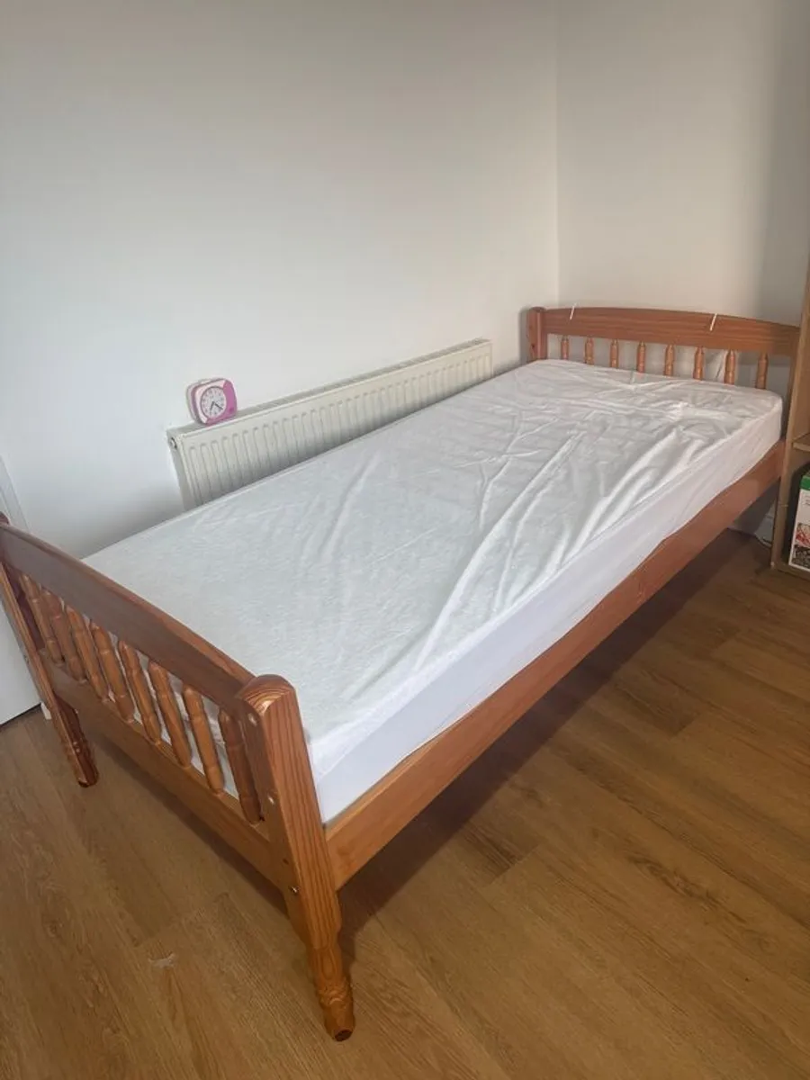 single bed with mattress - Image 1
