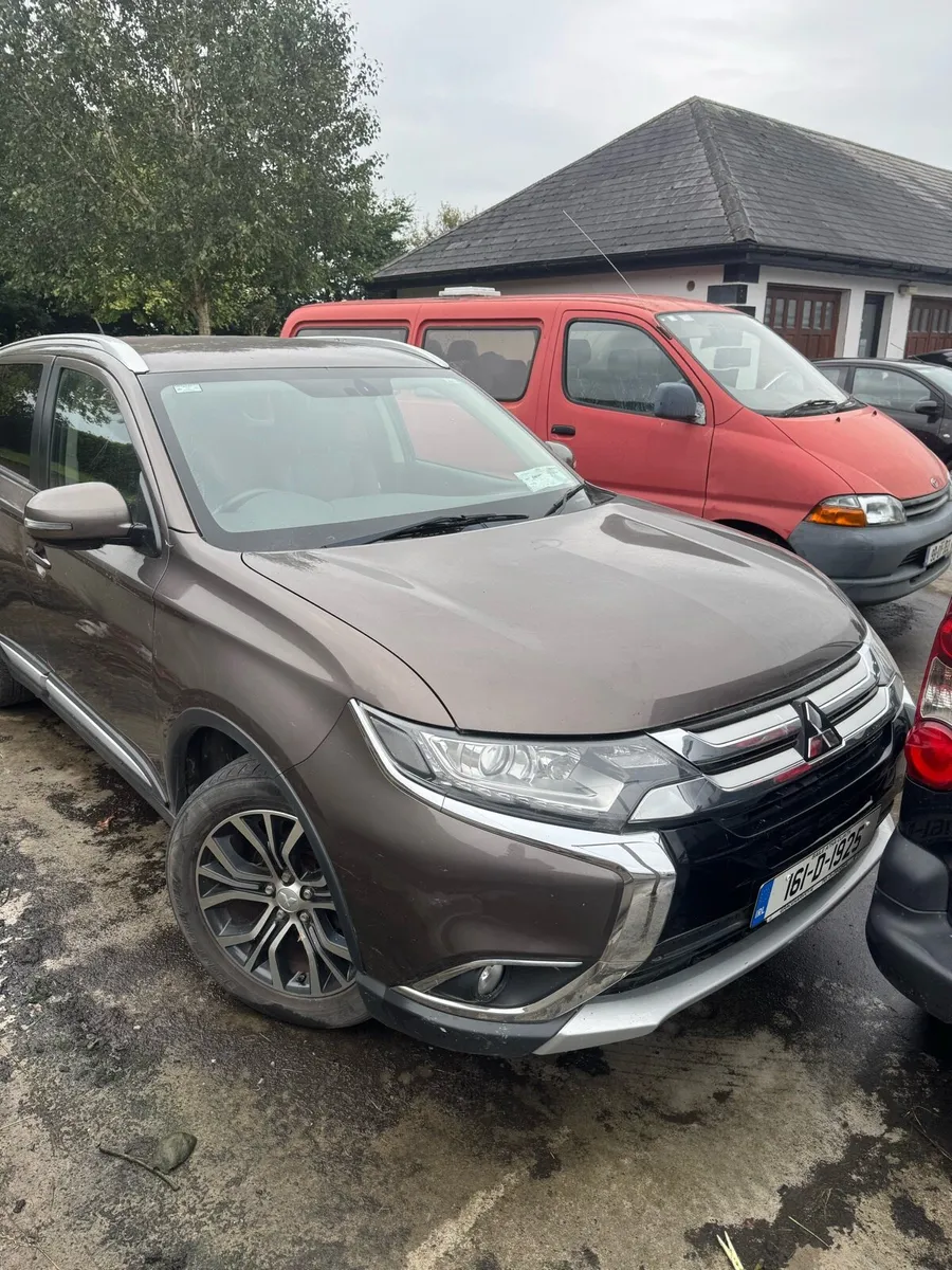 Mitsubishi outlander 2016 diesel for breaking - Image 3