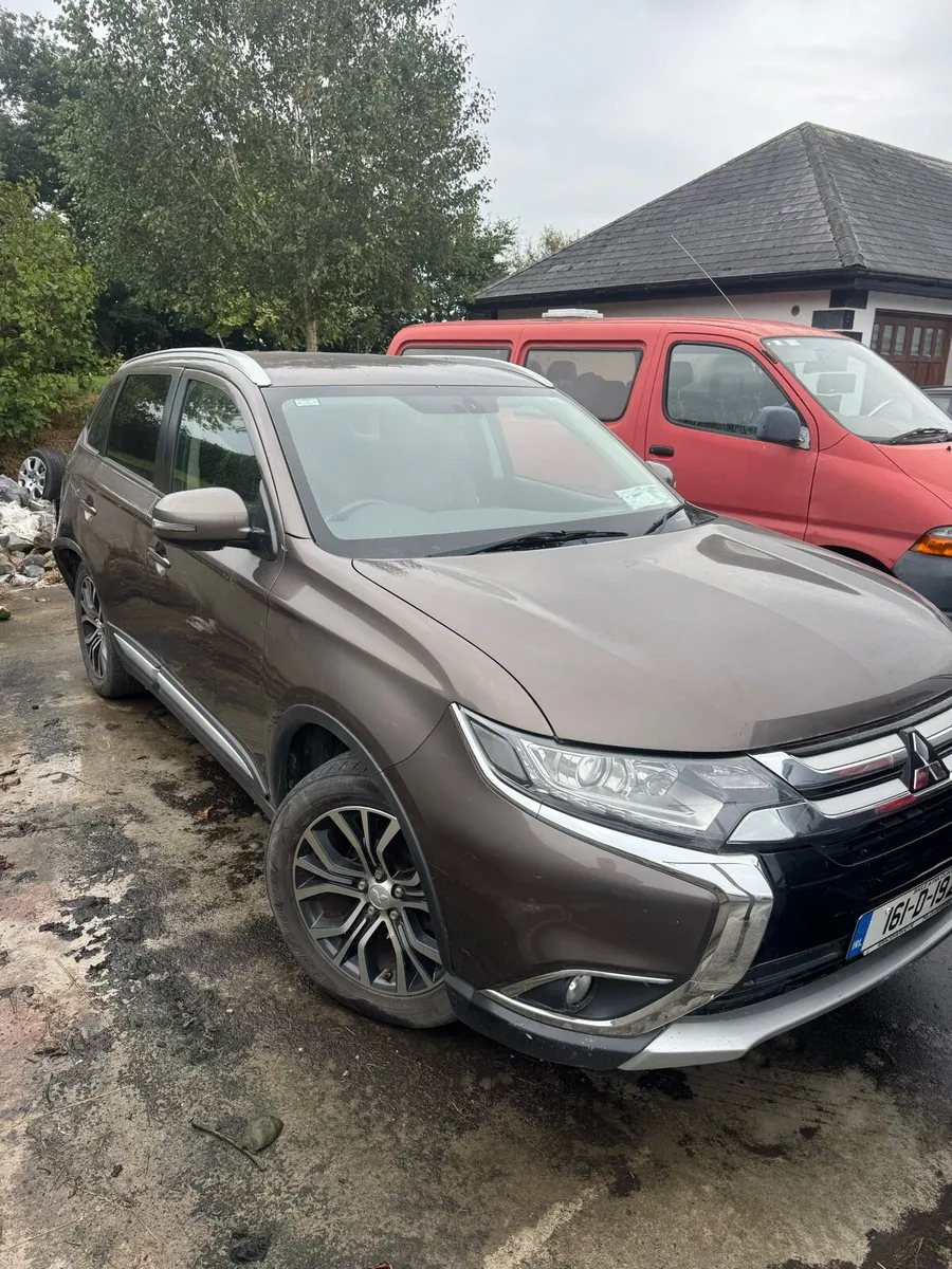 Mitsubishi outlander 2016 diesel for breaking - Image 4
