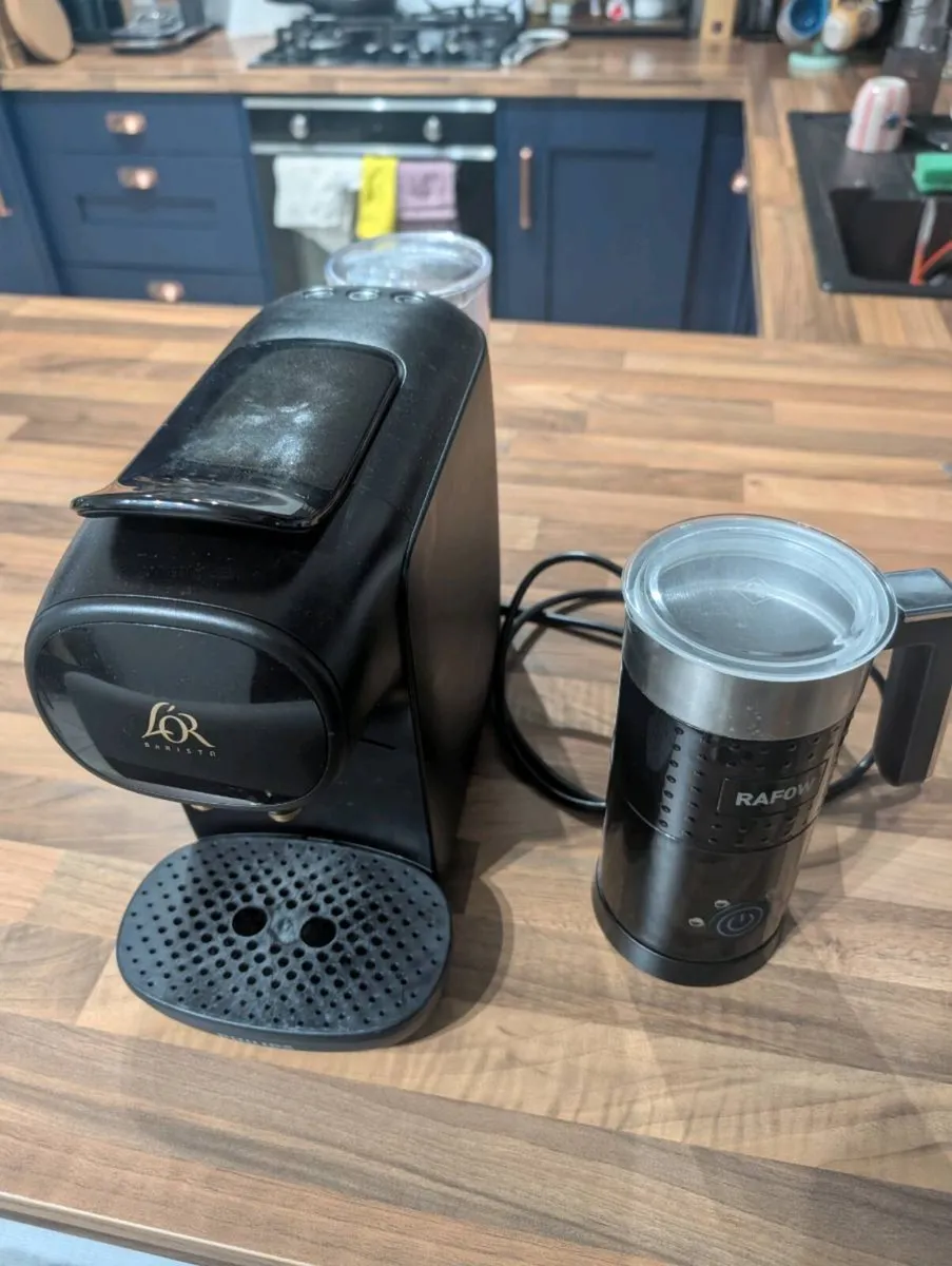 L'Or Barista Coffee Pod Machine & Milk Frother - Image 1