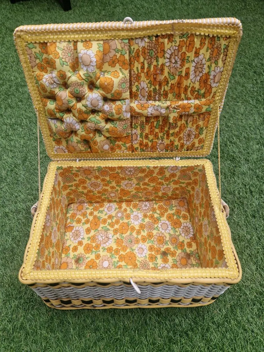 Sewing basket - Image 1