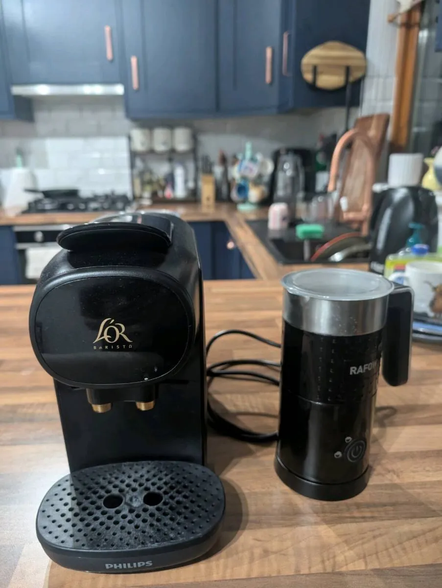 L'Or Barista Coffee Pod Machine & Milk Frother - Image 2