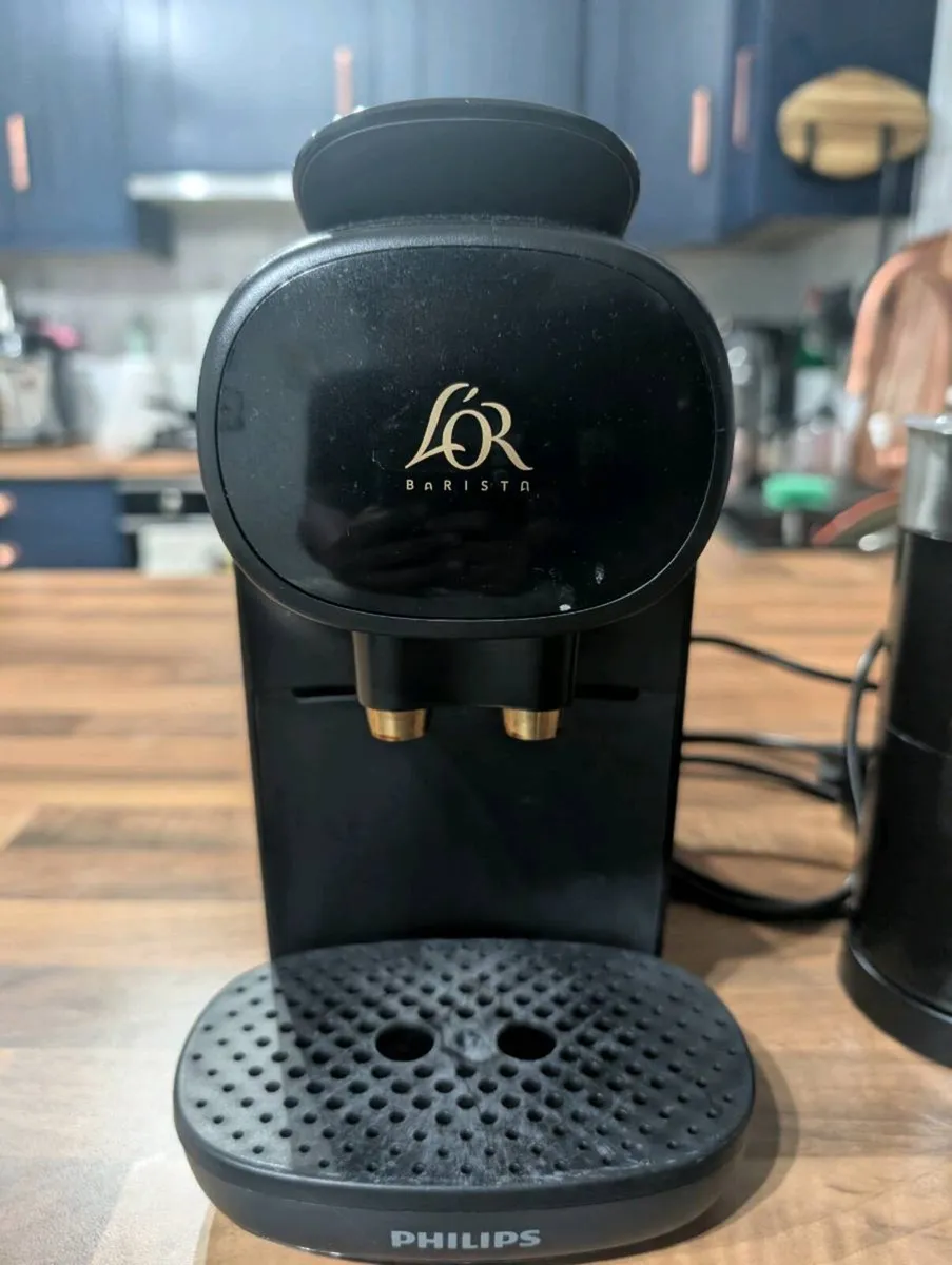 L'Or Barista Coffee Pod Machine & Milk Frother - Image 3